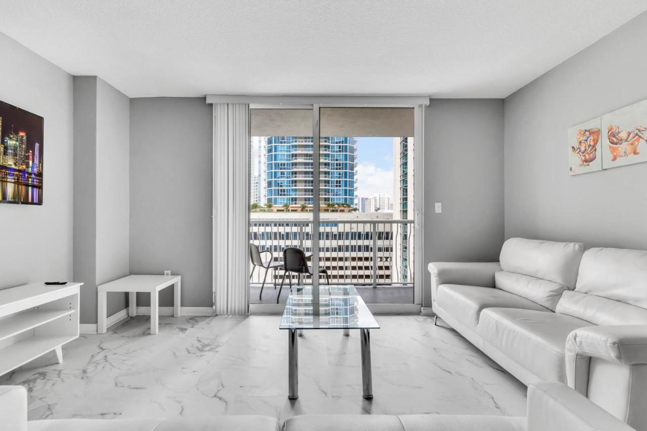 מיאמי The Club At Brickell Bay Luxury Suites מראה חיצוני תמונה